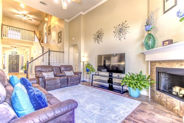 9521 Willow Branch Way, Fort Worth, TX 76036