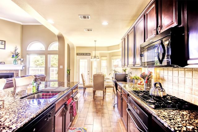 9521 Willow Branch Way, Fort Worth, TX 76036