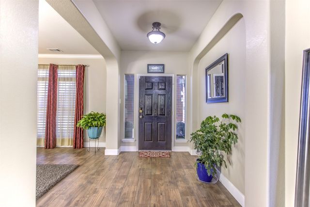 9521 Willow Branch Way, Fort Worth, TX 76036