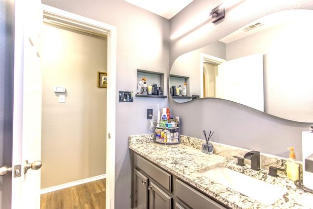 9521 Willow Branch Way, Fort Worth, TX 76036