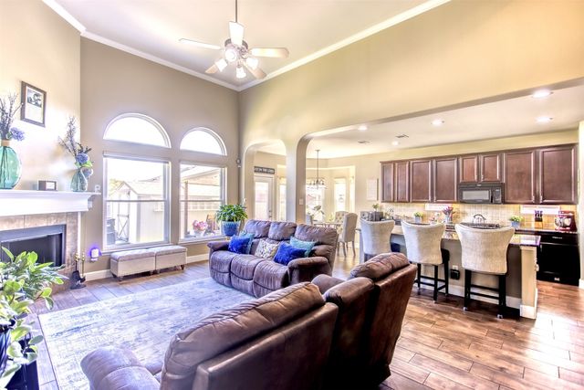 9521 Willow Branch Way, Fort Worth, TX 76036