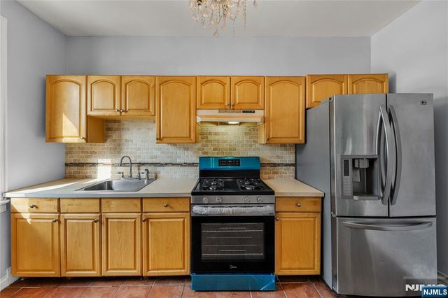 303 Hamilton Place A4, Hackensack, NJ 07601