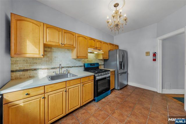 303 Hamilton Place A4, Hackensack, NJ 07601