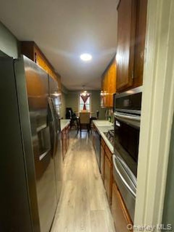 110 Brooklyn Avenue 3K, Freeport, NY 11520 — photo 4