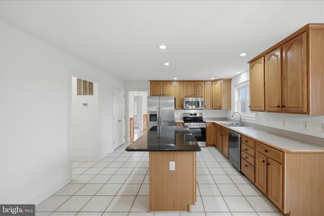 404 FREMONT CT, Berryville, VA 22611