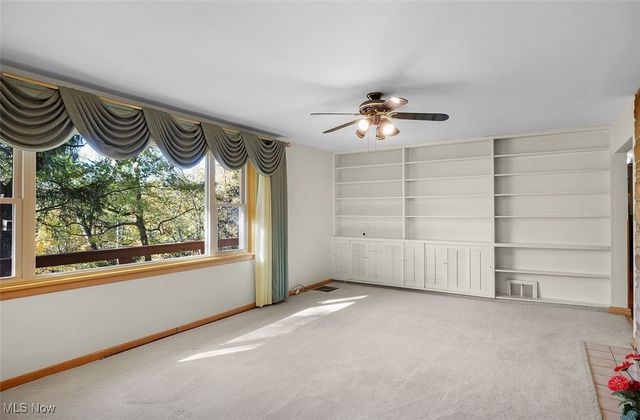 300 River Road, Hinckley, OH 44233