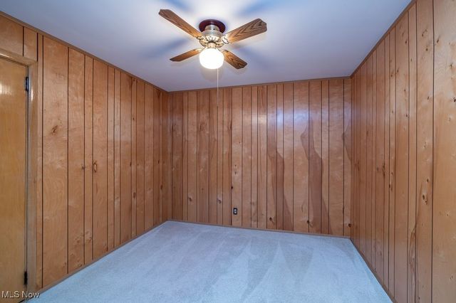 300 River Road, Hinckley, OH 44233