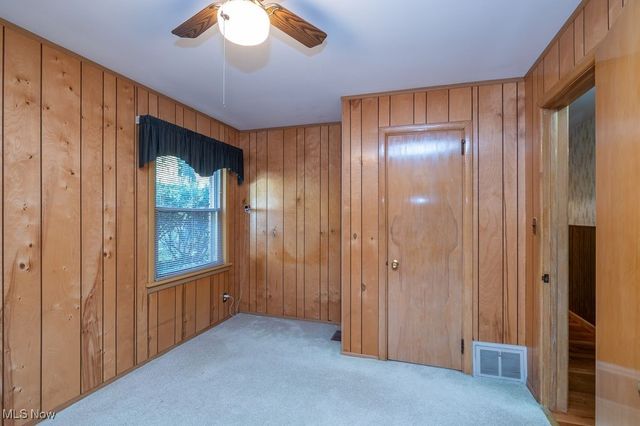 300 River Road, Hinckley, OH 44233