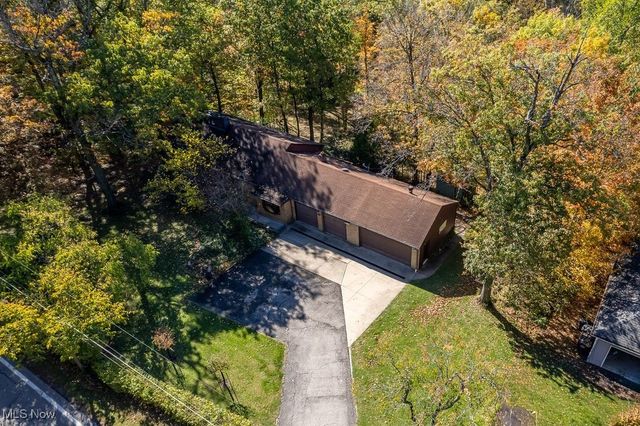 300 River Road, Hinckley, OH 44233