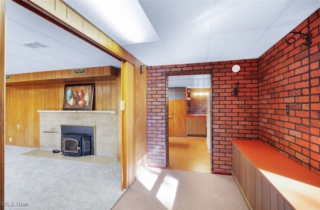 300 River Road, Hinckley, OH 44233