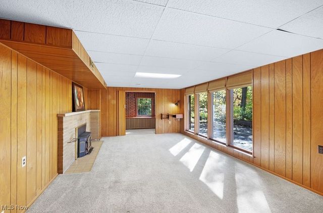 300 River Road, Hinckley, OH 44233