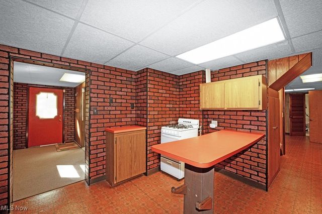 300 River Road, Hinckley, OH 44233