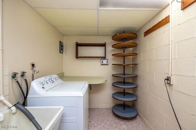 300 River Road, Hinckley, OH 44233