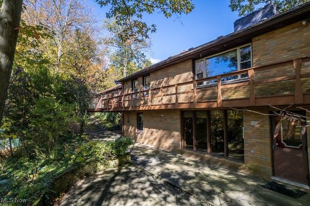 300 River Road, Hinckley, OH 44233