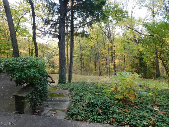 300 River Road, Hinckley, OH 44233