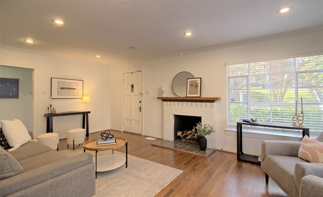 7010 Vivian Avenue, Dallas, TX 75223