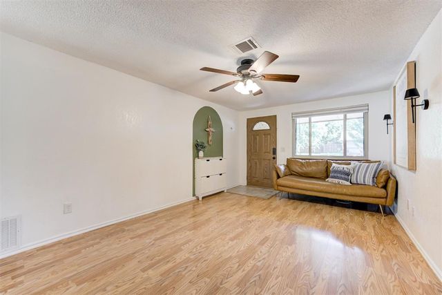 1112 Lapwing Road, Edmond, OK 73003