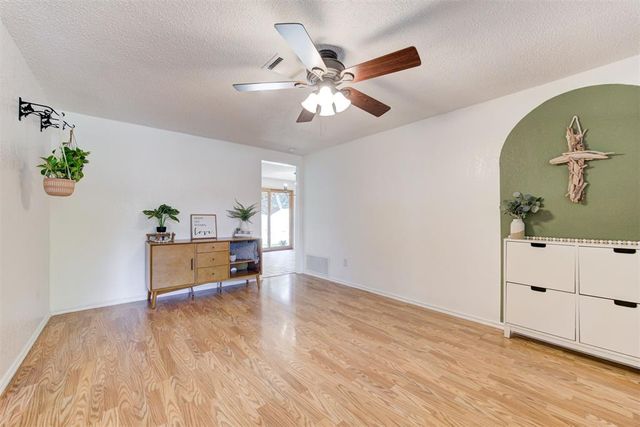 1112 Lapwing Road, Edmond, OK 73003