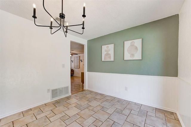 1112 Lapwing Road, Edmond, OK 73003