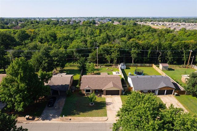 1112 Lapwing Road, Edmond, OK 73003