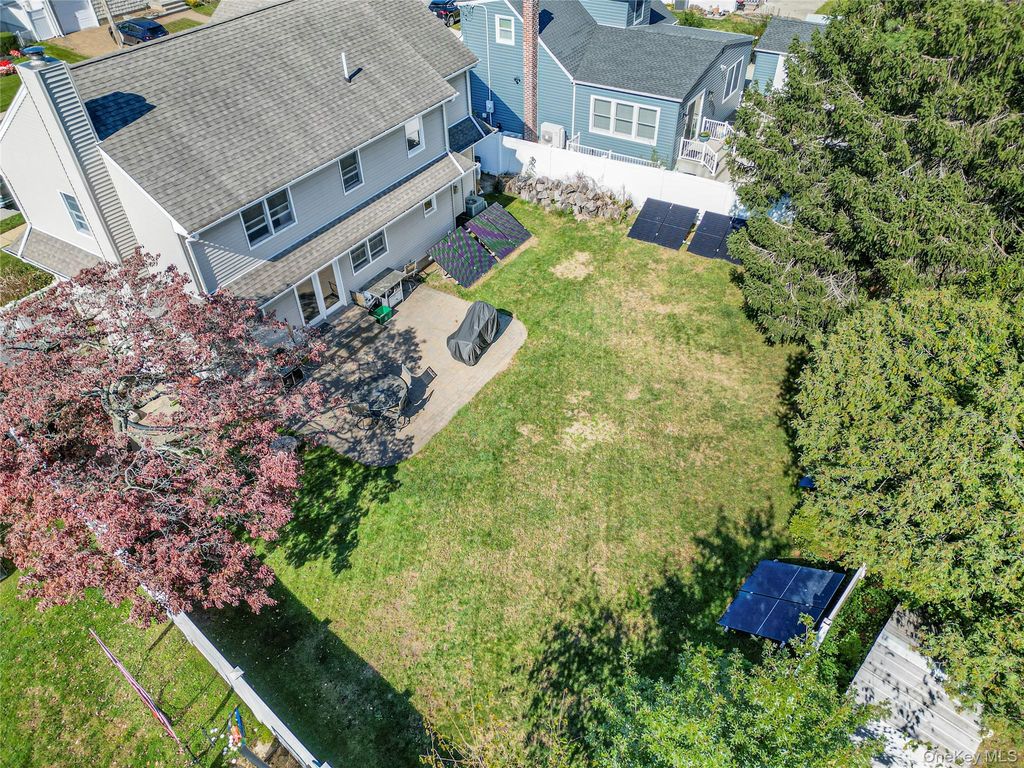 122 Dorothy Drive, East Meadow, NY 11554 — photo 2