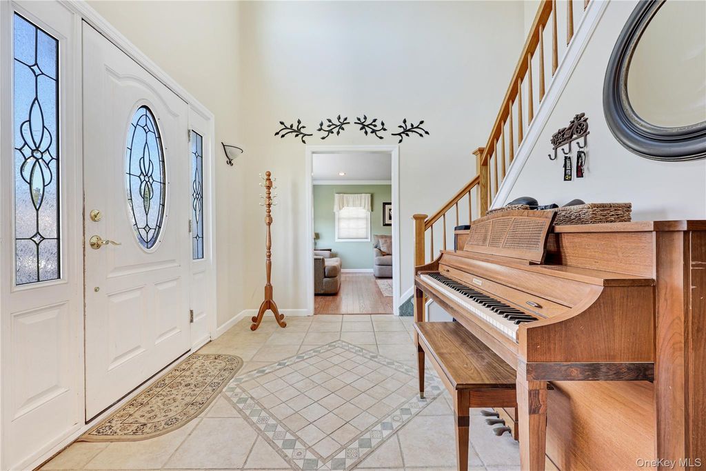 122 Dorothy Drive, East Meadow, NY 11554 — photo 3