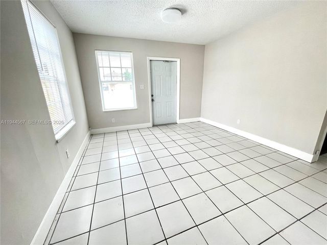 2580 NW 4th Ct, Pompano Beach, FL 33069