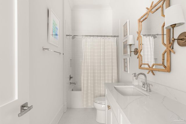 236 Ariola Dr, Pensacola Beach, FL 32561