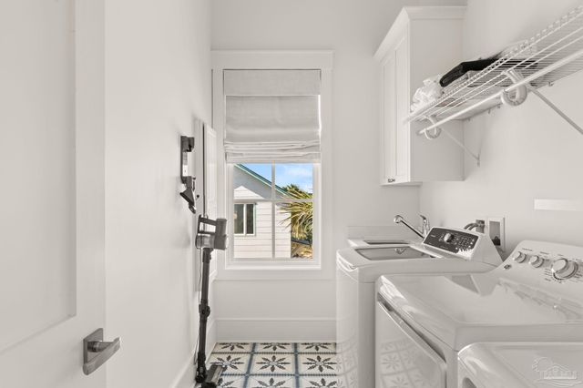 236 Ariola Dr, Pensacola Beach, FL 32561