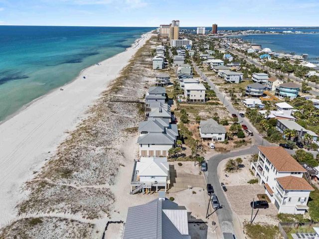 236 Ariola Dr, Pensacola Beach, FL 32561