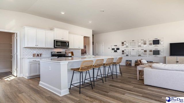 2991 Fish Hawk Ln, Florence, SC 29505