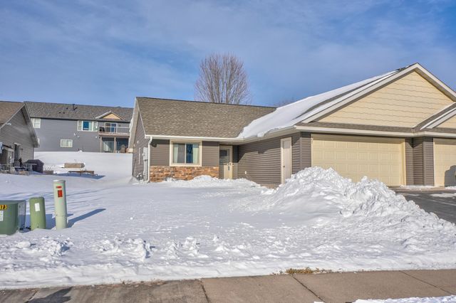 957 Fairchild Drive, River Falls, WI 54022
