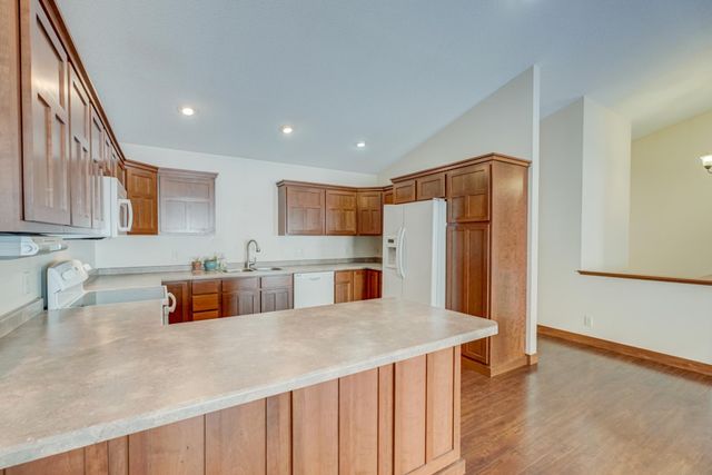 957 Fairchild Drive, River Falls, WI 54022