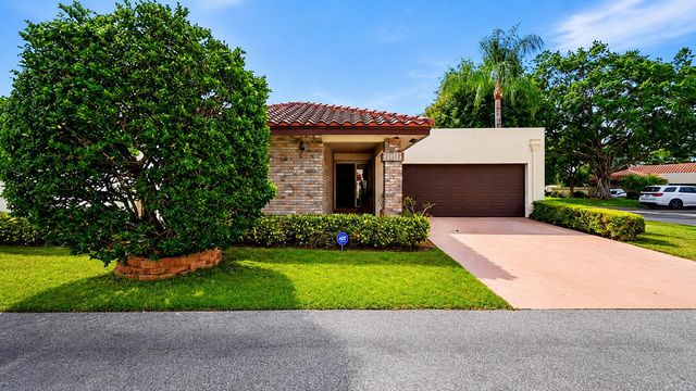 6906 Palmar Court, Boca Raton, FL 33433