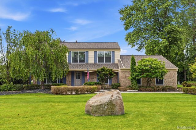 3495 Macnichol Trail, West Bloomfield Charter Township, MI 48323