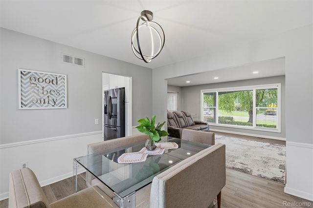 3495 Macnichol Trail, West Bloomfield Charter Township, MI 48323