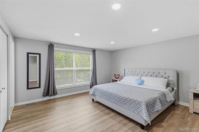 3495 Macnichol Trail, West Bloomfield Charter Township, MI 48323