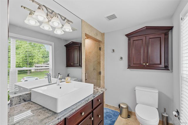 3495 Macnichol Trail, West Bloomfield Charter Township, MI 48323
