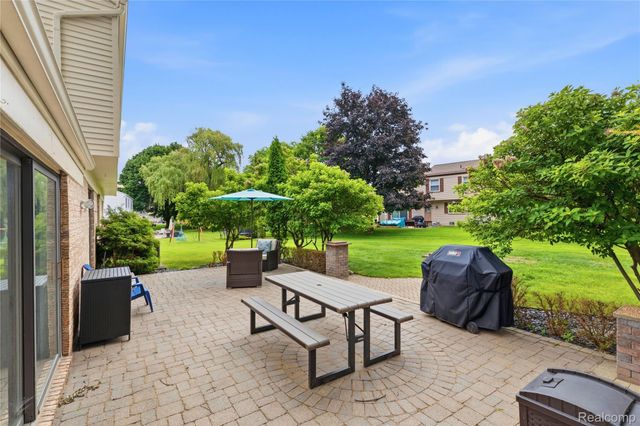 3495 Macnichol Trail, West Bloomfield Charter Township, MI 48323