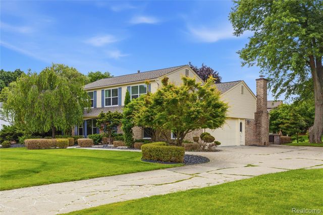 3495 Macnichol Trail, West Bloomfield Charter Township, MI 48323