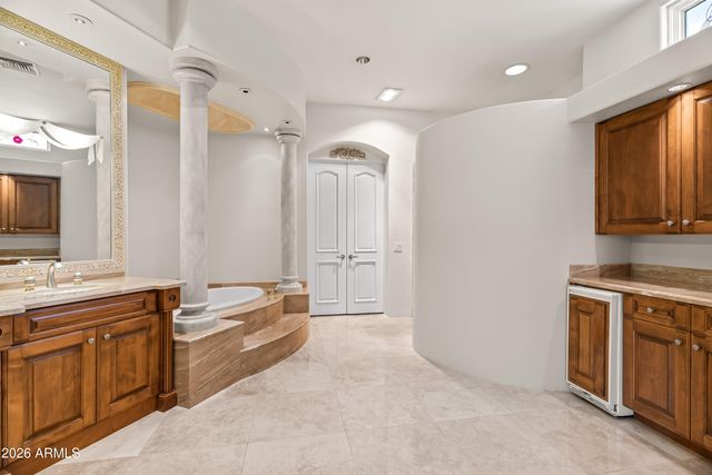 7091 E BALFOUR Road, Paradise Valley, AZ 85253