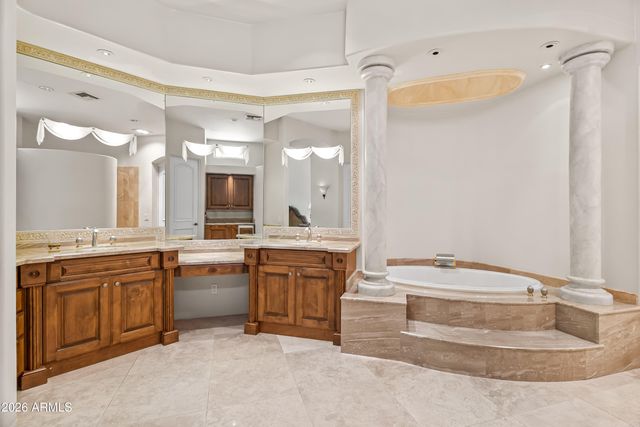 7091 E BALFOUR Road, Paradise Valley, AZ 85253