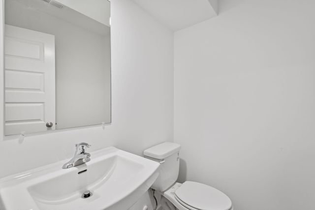 557 Cressmoor Boulevard, Hobart, IN 46342