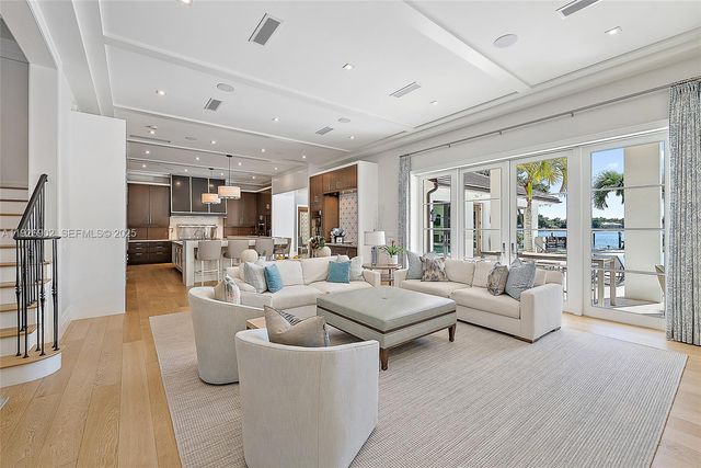 19651 Riverside Dr, Jupiter, FL 33469