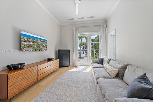 19651 Riverside Dr, Jupiter, FL 33469