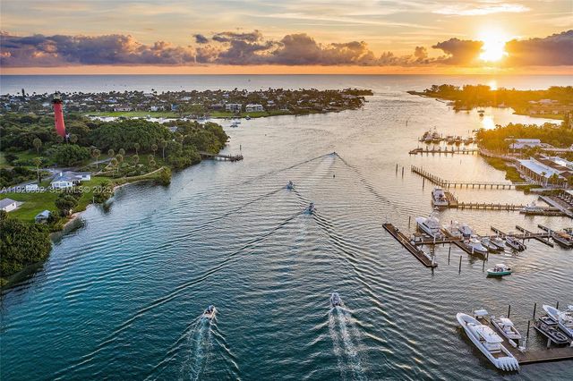 19651 Riverside Dr, Jupiter, FL 33469