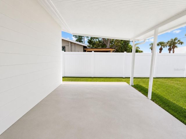 8120 7TH STREET N, St Petersburg, FL 33702