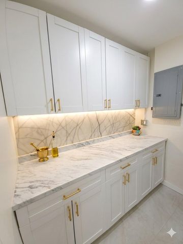 8120 7TH STREET N, St Petersburg, FL 33702
