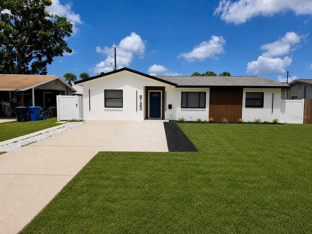 8120 7TH STREET N, St Petersburg, FL 33702