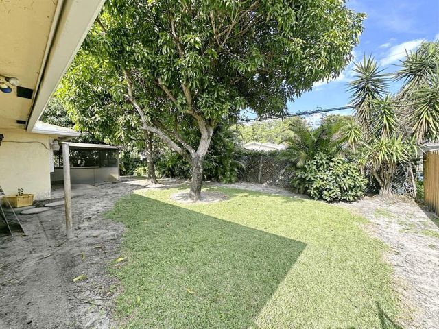 1820 17th Court N, Lake Worth Beach, FL 33460